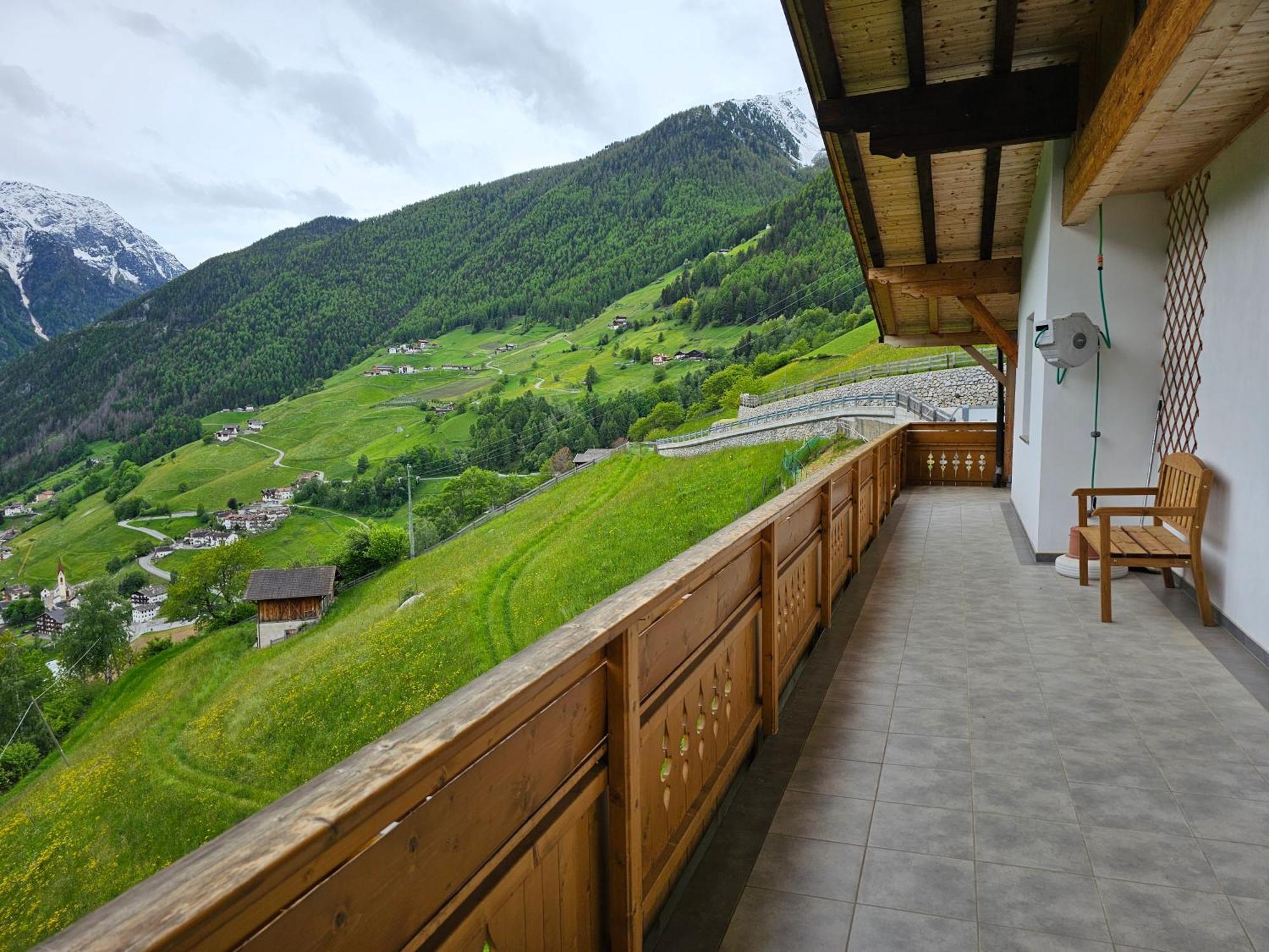 Alpenblick Lodge Tscholl 마르텔로 외부 사진